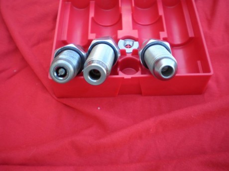 Vendo la prensa Lee Challenger Breech Lock acero, también juegos de dais del 25 acp, 32 acp, 9 corto y 10