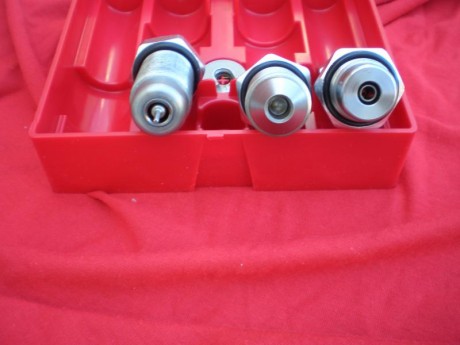 Vendo la prensa Lee Challenger Breech Lock acero, también juegos de dais del 25 acp, 32 acp, 9 corto y 20