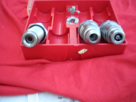 Vendo la prensa Lee Challenger Breech Lock acero, también juegos de dais del 25 acp, 32 acp, 9 corto y 30