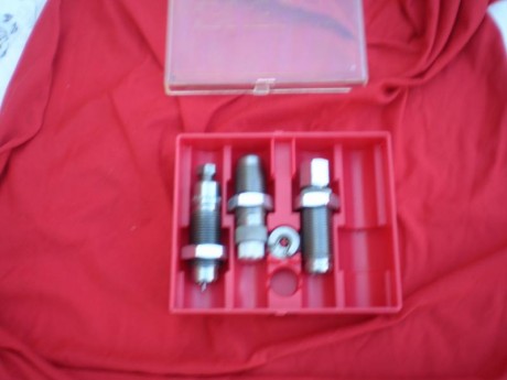 Vendo la prensa Lee Challenger Breech Lock acero, también juegos de dais del 25 acp, 32 acp, 9 corto y 41