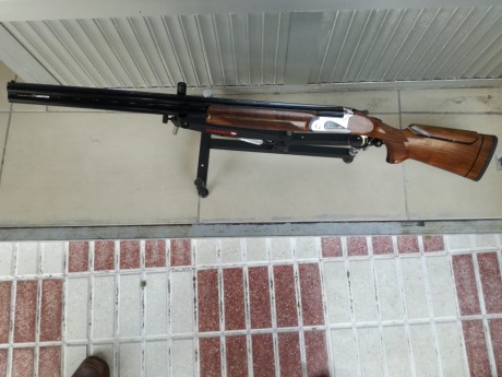Hola, un amigo que no se maneja bien por Internet pone en venta una escopeta MAROCCHI ZERO 3 TRAP doble 02