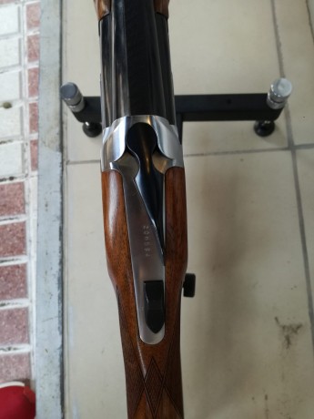 Hola, un amigo que no se maneja bien por Internet pone en venta una escopeta MAROCCHI ZERO 3 TRAP doble 21