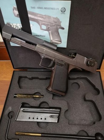 Vendo Desert Eagle 44mag en muy buen estado 1500€ en su maletín original . RETIRADA 10