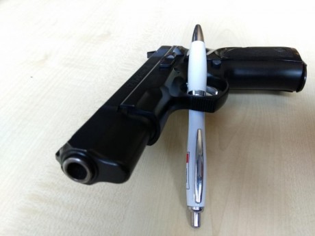 Ceska 75 B, 9 mm parabellum, bien de pavón, se entrega con tres cargadores y maletín ceska, funciona de 02