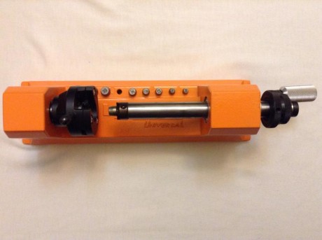 Vendo recortador de vainas marca Lyman. Vendo también el chaflaneador de la primera foto.

Precio 80€ 01