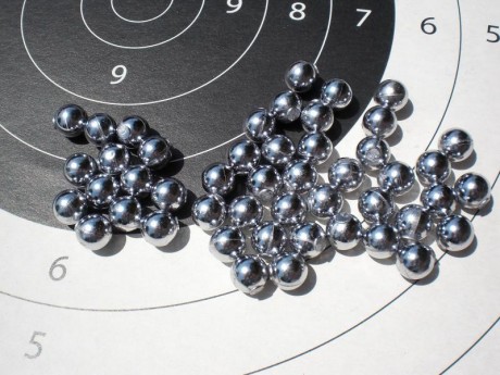 Hola a todos los foristas.
Sólo me quedan 150 maxibalas calibre 45 de 243gn y 450 bolas calibres .454 00