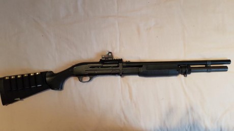 se vende benelli m3 casi nueva, único defecto es que se cayo el punto de mira. Esta equipada con un rail 12
