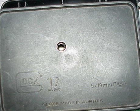 Vendo Glock 17 gen2 en perfecto estado y cuidada. Es la edición del tupperware  . Ideal para amantes de 00