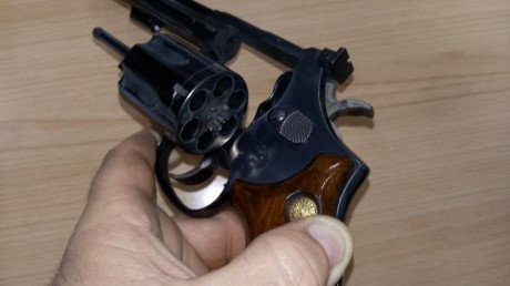 Vendo revolver Taurus 38 special 6" en buen estado,calibre 38 special y unos 1000 tiros realizados,lo 01