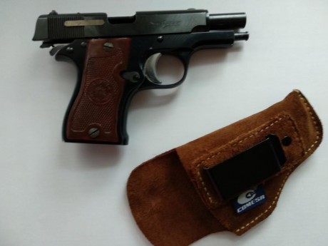 Vendo Star DKL 9 mm corto. Guiada A. El arma se encuentra en Asturias. Con dos cargadores, funda interior 20