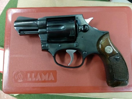 Vendo revólver Llama Piccolo calibre 38 SPL de 2 pulgadas. Tambor de seis cartuchos. Entrego con la caja 10