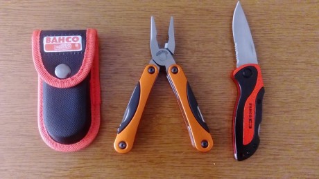 Muy buenas, vendo este conjunto de multiherramienta, con su funda y navaja marca BAHCO
ambas piezas sin 01