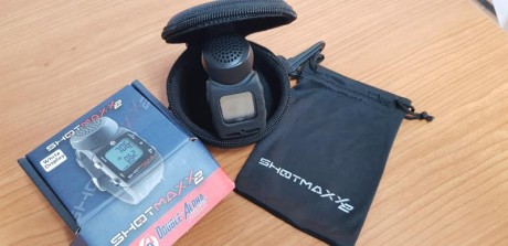 Vendo Timer con funda de silicona y protector de pantalla, caja dura de transporte. Comprado en noviembre 00