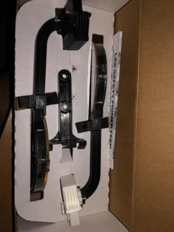 Hola vendo estos accesorios unos nuevos y otros sin casi uso.

Pido 65€ por todo más el envío.

Saludos 22