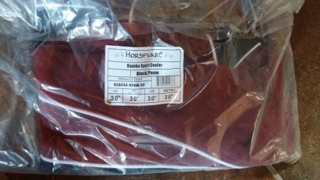 Cambio mantas para caballos marca Horseware, varios modelos, son de invierno y de verano. 
Todas nuevas 12