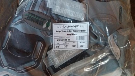Cambio mantas para caballos marca Horseware, varios modelos, son de invierno y de verano. 
Todas nuevas 11