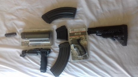 Busco accesorios para el vz 58 freno de boca cargadores etc para calibre original 7.62x39
Saludos 20