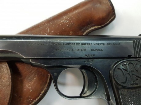 Se vende pistola semiautomática marca Browning FN, modelo 1922, calibre 9 mm corto. Con funda y dos cargadores 00