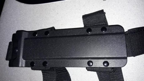Vendo estos tres cuchillos extrema ratio chinolis.una bayoneta tipo tanto con funda Pernera , 17cm de 21