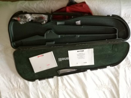 Vendo rifle semiautomático BENELLI ARGO calibre 30/06. Muy buen estado y muy cuidado, algun rasguño leve 02