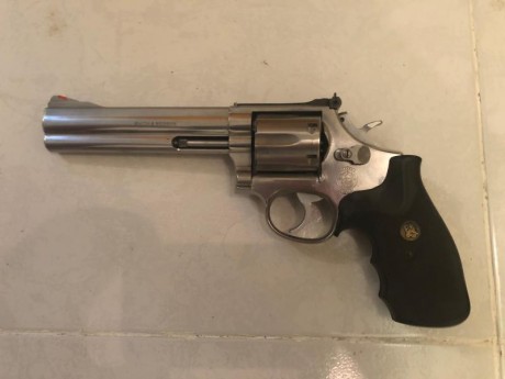 Hola, pongo a la venta revólver modelo Smith and Welson 686  6 pulgadas , serie 3.
Estado correcto: No 02