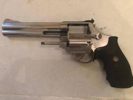 Hola, pongo a la venta revólver modelo Smith and Welson 686  6 pulgadas , serie 3.
Estado correcto: No 00