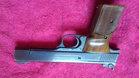 Vendo esta clásica americana del 22lr con dos cargadores y muelle de repuesto. Acero forjado para durar 00