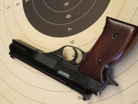 Hola un compañero del tiro de Alcou me ha pedido que ponga en venta su pistola ASTRA TS22 que esta muy 01