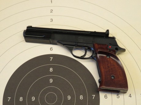 Hola un compañero del tiro de Alcou me ha pedido que ponga en venta su pistola ASTRA TS22 que esta muy 00