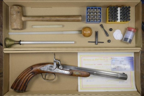 Pistola de percusión modelo Europa Cal. 44 (11,10 mm.). Fabricada en 1.978 por el desaparecido taller 12