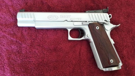 Buenas tardes , por no utilizar por falta de tiempo  vendo esta magnifica pistola  para el tiro de precisión.
Todos 00