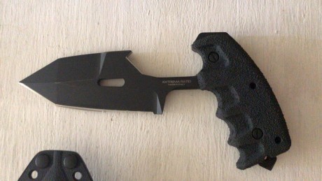 vendo este excelente cuchillo un tanto particular pero espectacular  IMG-20180710-WA0010.jpg  precio 300 02