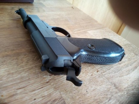 Vendo pistola Walther P38 en un estado de conservación excepcional. Habrá disparado como máximo unos 200 02