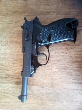 Vendo pistola Walther P38 en un estado de conservación excepcional. Habrá disparado como máximo unos 200 01