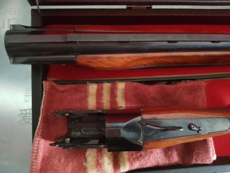 Vendo buena escopeta, de cuando se hacían para que duraran, y en buen estado.
76 de cañon con zona de 01