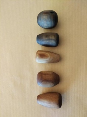 Se venden bolas de cerrojo torneadas en madera curada de olivo, unas de las maderas mas duras y resistentes 00