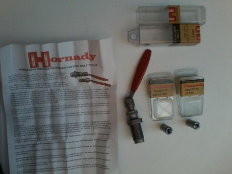 vendo extractor de puntas hornady vale para cualquier tipo de prensa, tiene para desmontar puntas del 01