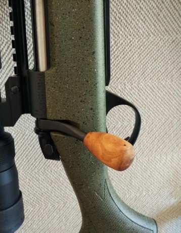 Se venden bolas de cerrojo torneadas en madera curada de olivo, unas de las maderas mas duras y resistentes 10