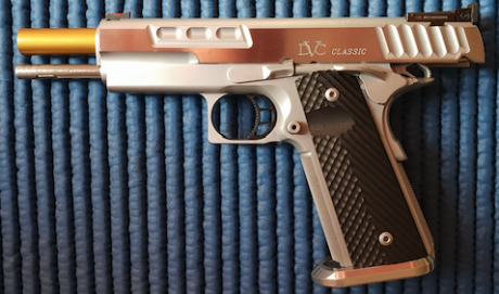 Muy buenas a todos!!!!!!!

Vendo esta maravilla de arma debido a que no la uso y necesito un hueco en 10