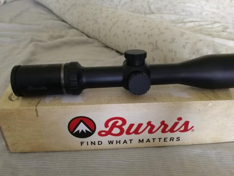 Se vende visor burris fourx 1,5-6x42 con reticula iluminada. Precio 375 euros 01