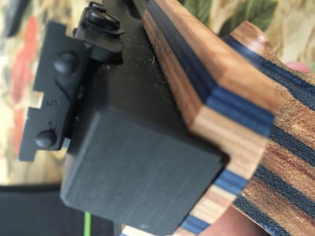 Saludos gente del foro, tengo un problema con el alza de mi pistola, esta torcida o caída. Alguien sabe 02