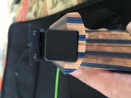 Saludos gente del foro, tengo un problema con el alza de mi pistola, esta torcida o caída. Alguien sabe 00