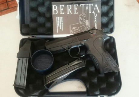 Vendo una pistola beretta p4 storm  de 9 mm parabellun en estado excelente, esta guiada en F ,pido por 01