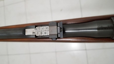 Se vende carabina BRNO (CZ), modelo 2E. En perfecto estado de conservación y de uso. Con un cargador metalico 21