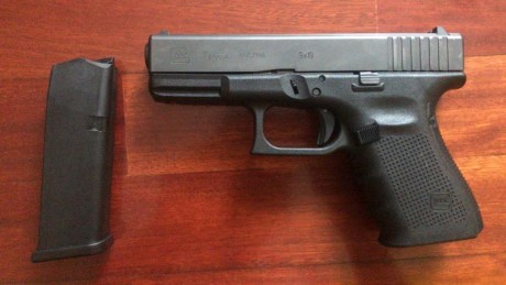 Vendo Glock 19 de 4 Generación. La vendo por no usarla.

Se entrega con todos los accesorios originales 00