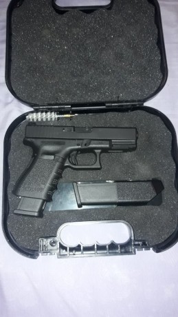 Un compañero vende esta magnífica Glock 19 de 3ª generación. Calibre 9mm. Todo original. Está en perfecto 01