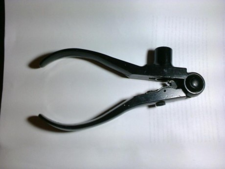 En venta tenaza clásica Lyman modelo 310. Usada, en buen estado.
Precio 40 € . Gastos de envío no incluidos. 00