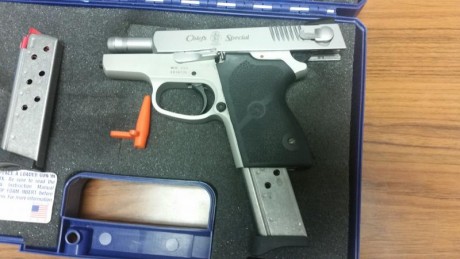 Hola, vendo mi pistola S&W  CS 9, calibre 9 mm pb, guiada en F pero ideal como arma de defensa por 01