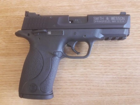 Vendo pistola SW MP22 compact en un estado impecable, el arma no ha disparado ni una caja de munición. 02