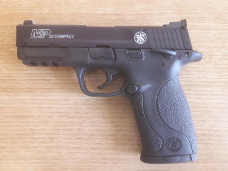 Vendo pistola SW MP22 compact en un estado impecable, el arma no ha disparado ni una caja de munición. 01